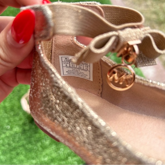 Baby girls Michael Kors size 2 mini ballet flats with bow - Picture 7 of 7